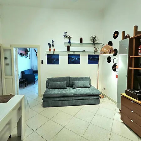 Flower 11 Apartment Bari