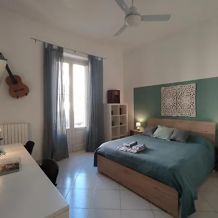 Apartment Flower 11 Bari